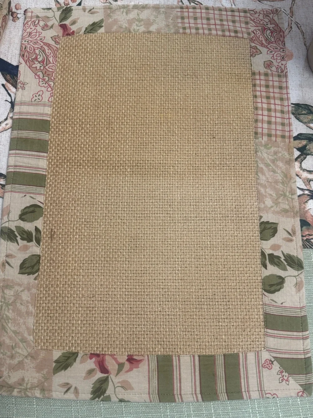 PIER 1 IMPORTS  SET OF 4 Floral Border Natural Seagrass Table Placemat
